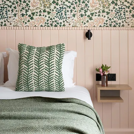 The Ashe Hotel Trá Lí